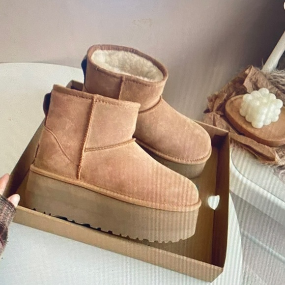 UGG Chestnut Brown Classic Ultra Mini Platform Boot - Picture 1 of 5